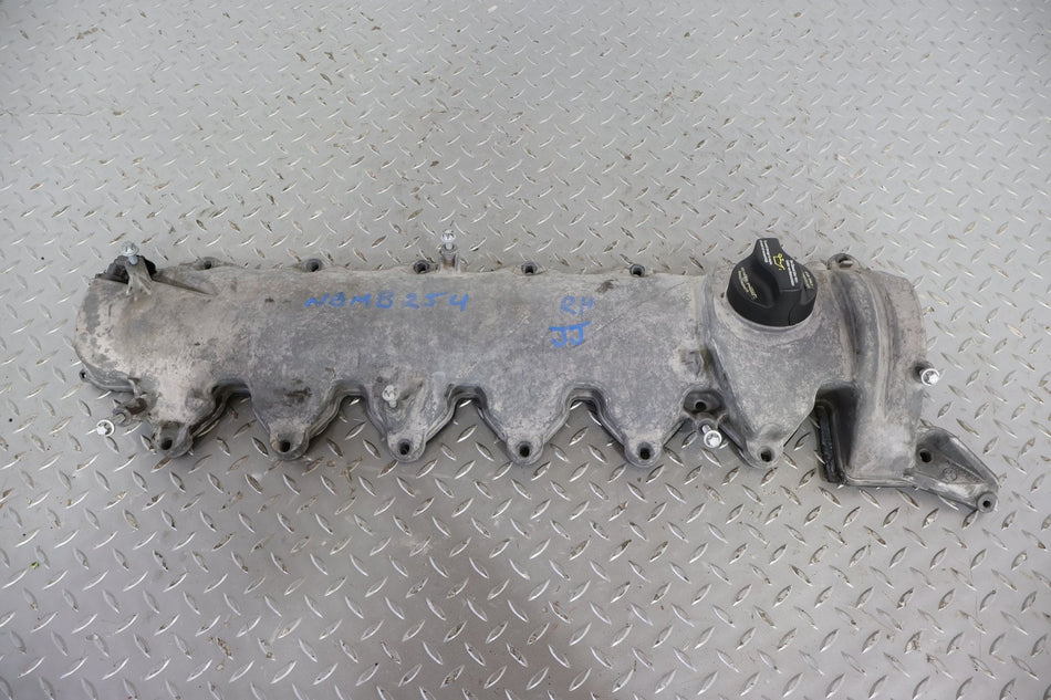 2008 Maybach 57- Valve Cover