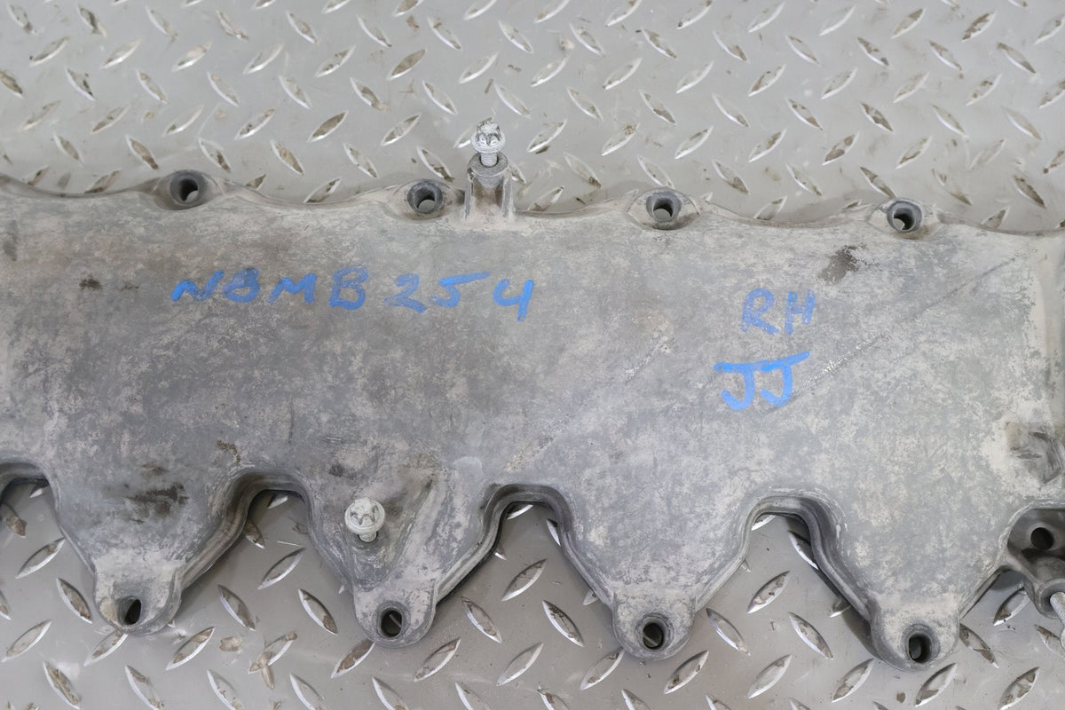 2008 Maybach 57- Valve Cover