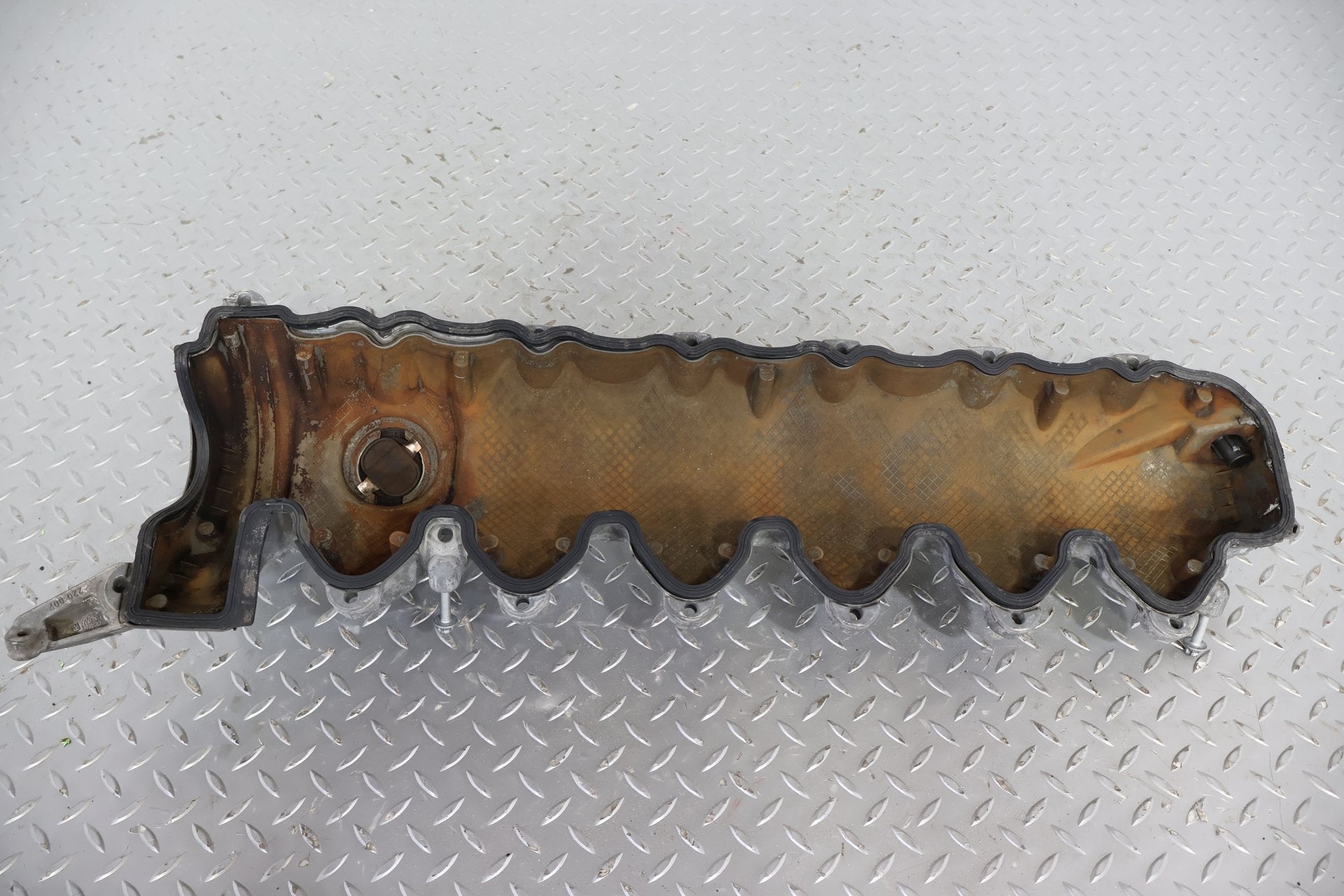 2008 Maybach 57- Valve Cover