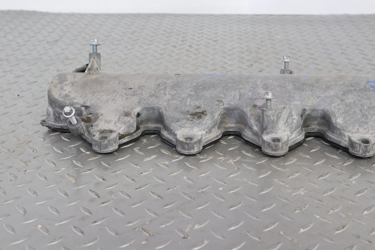 2008 Maybach 57- Valve Cover