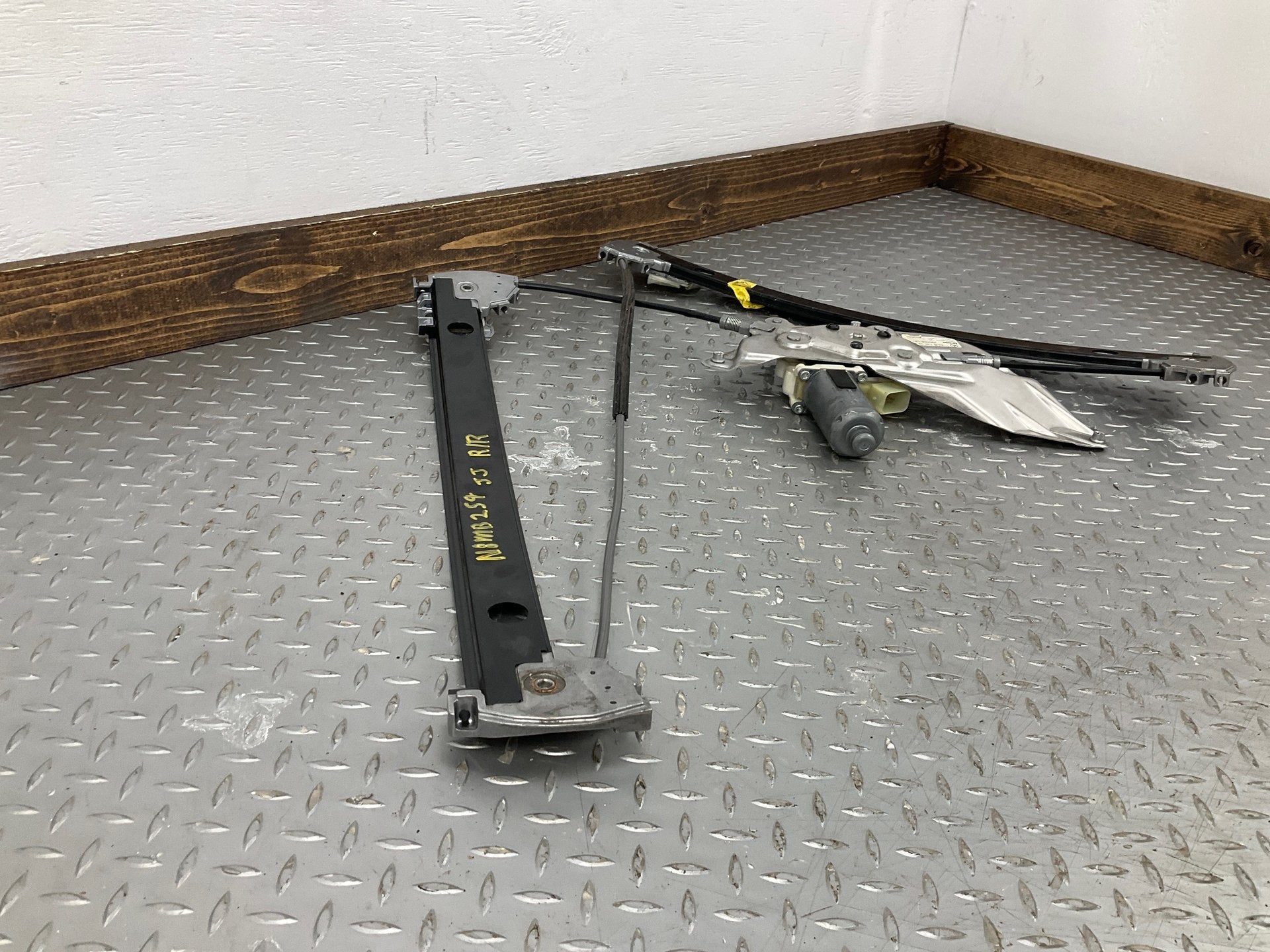 2008 Maybach 57 W240 REAR Right RH Window Regulator (A2407300246) Tested