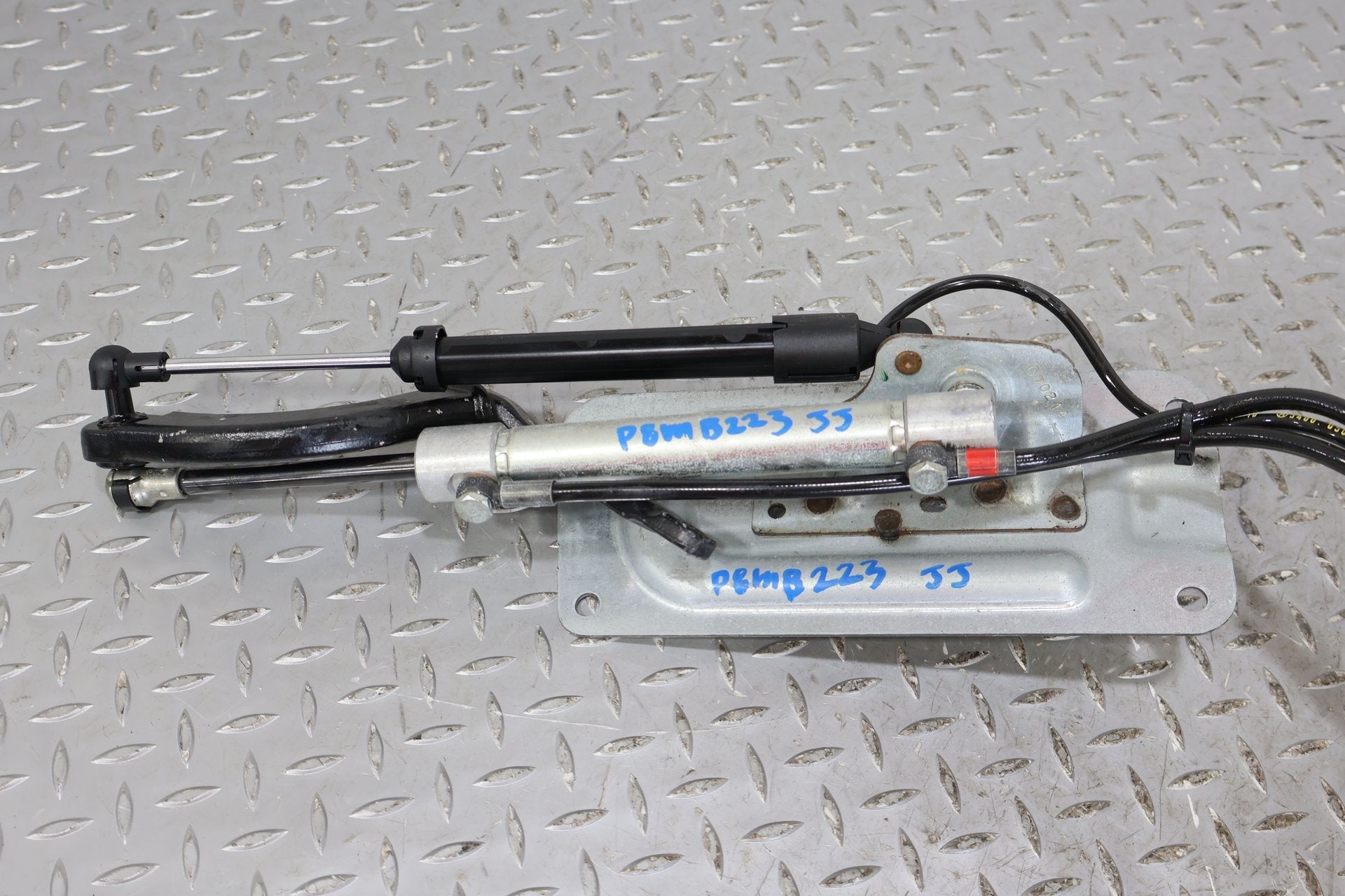 2008 Mercedes-Benz GL-Class- Tailgate Power Lift Motor