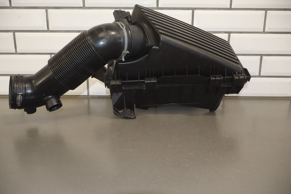 2008 Volkswagen Beetle 2.5L Air Cleaner Assembly OEM
