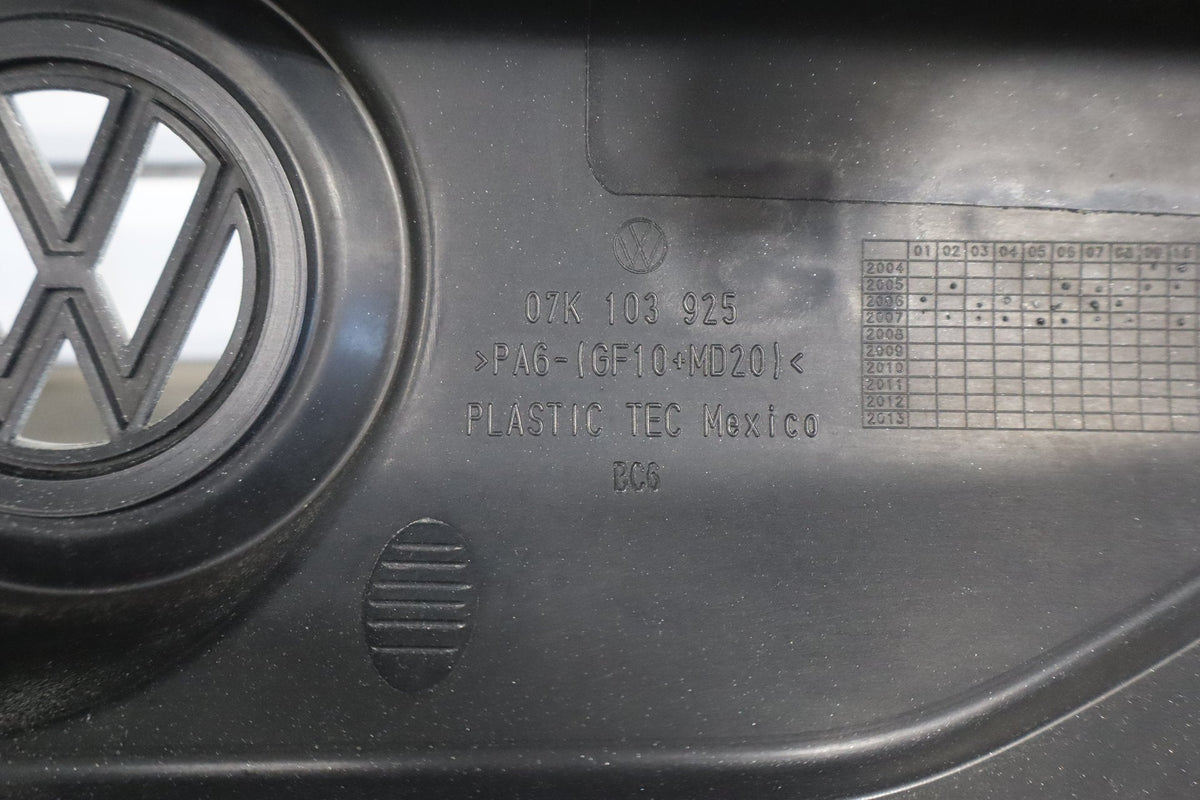 2008 Volkswagen Beetle 2.5L Inline 5 Engine Cover OEM