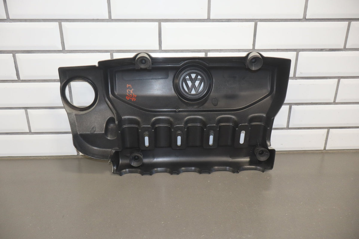 2008 Volkswagen Beetle 2.5L Inline 5 Engine Cover OEM