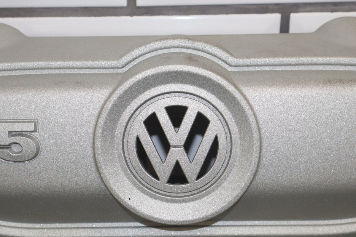 2008 Volkswagen Beetle 2.5L Inline 5 Engine Cover OEM