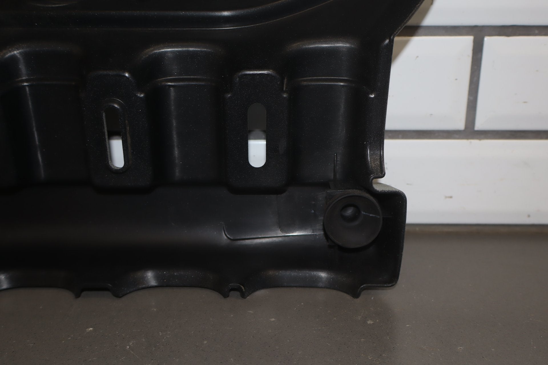 2008 Volkswagen Beetle 2.5L Inline 5 Engine Cover OEM