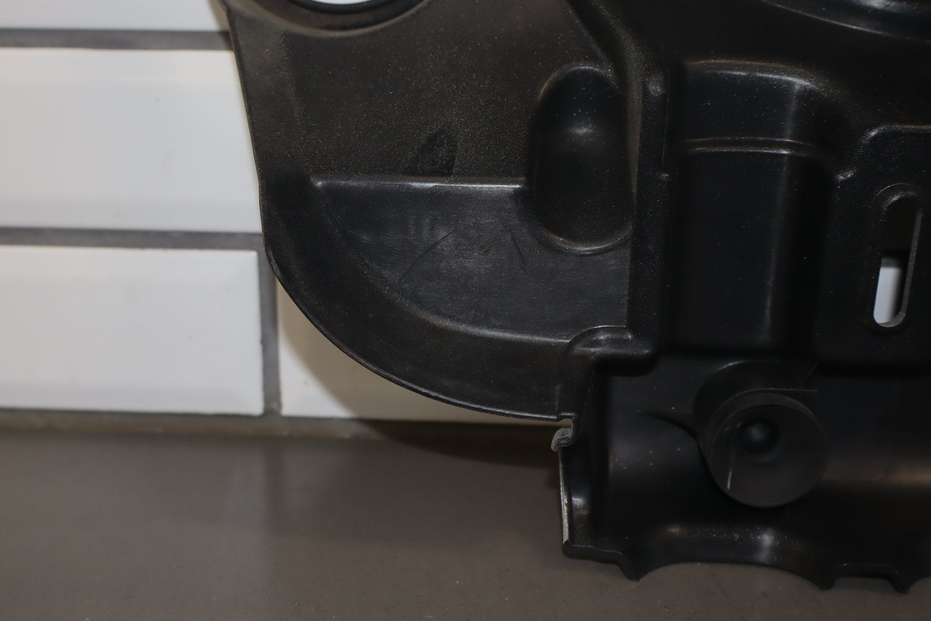 2008 Volkswagen Beetle 2.5L Inline 5 Engine Cover OEM
