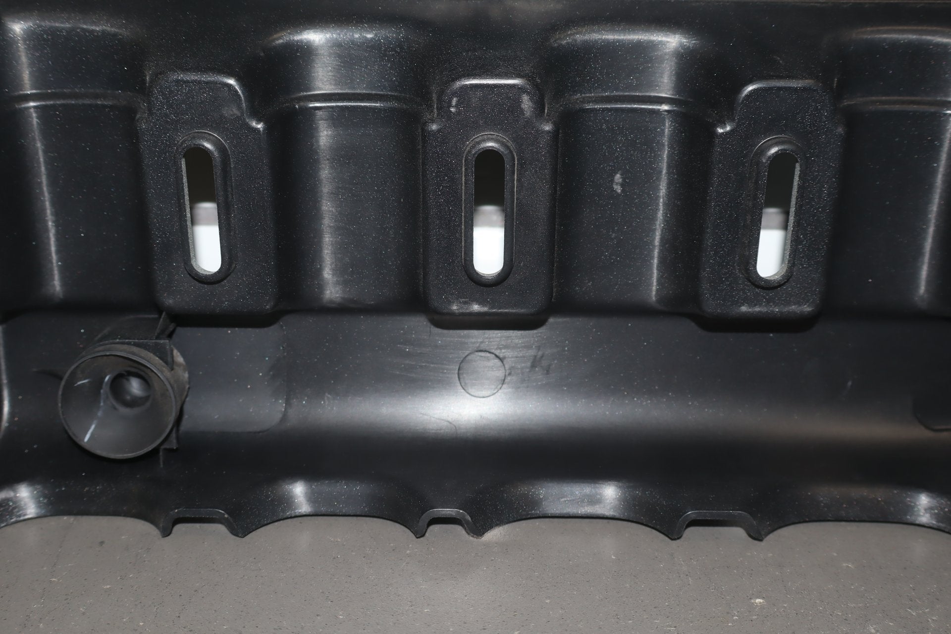 2008 Volkswagen Beetle 2.5L Inline 5 Engine Cover OEM