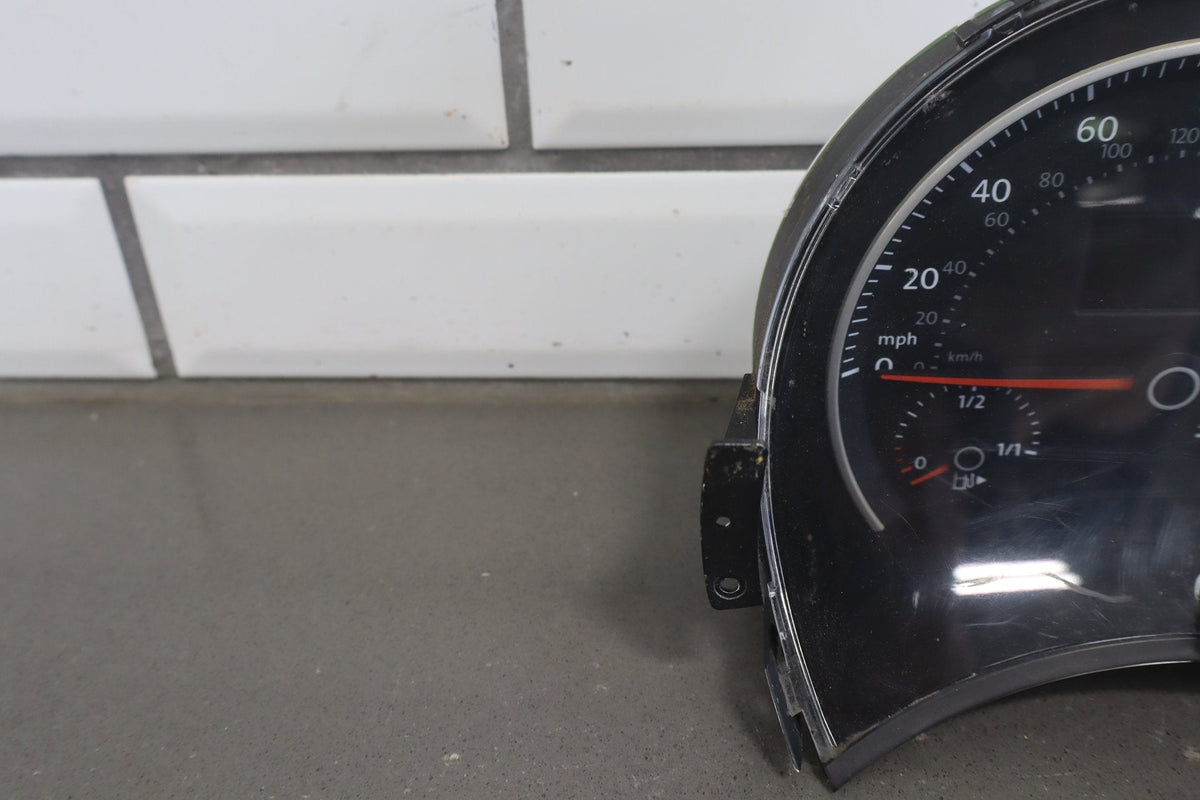 2008 Volkswagen Beetle SE 2.5 Speedometer Cluster 117652 Miles