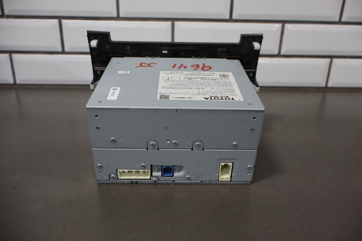 2009-2012 Lexus LS460 CD Player Changer Radio 8612050p90 OEM