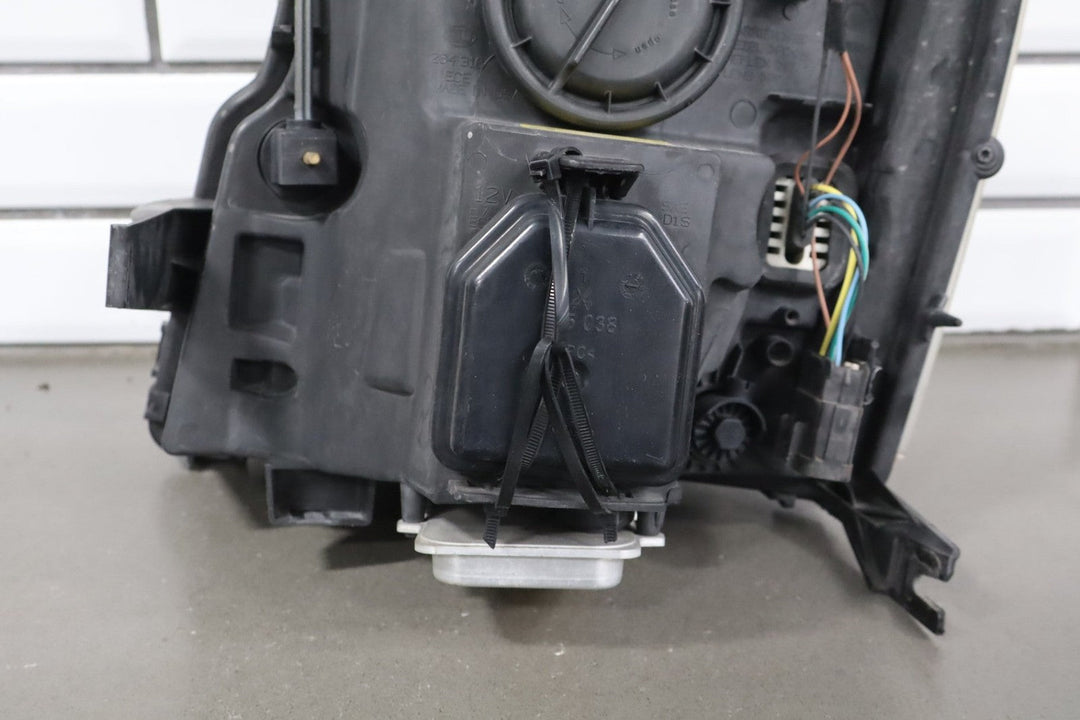 2009 - 2014 Cadillac Escalade ESV Right Headlamp 20806109 OEM