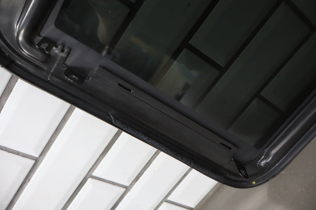 2009 - 2014 Cadillac Escalade ESV Sunroof Roof Glass