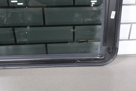 2009 - 2014 Cadillac Escalade ESV Sunroof Roof Glass