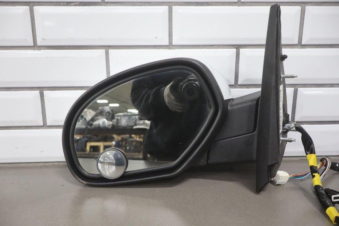 2009 - 2014 Chevrolet Suburban Left Door Mirror Summit White 50U 20843157