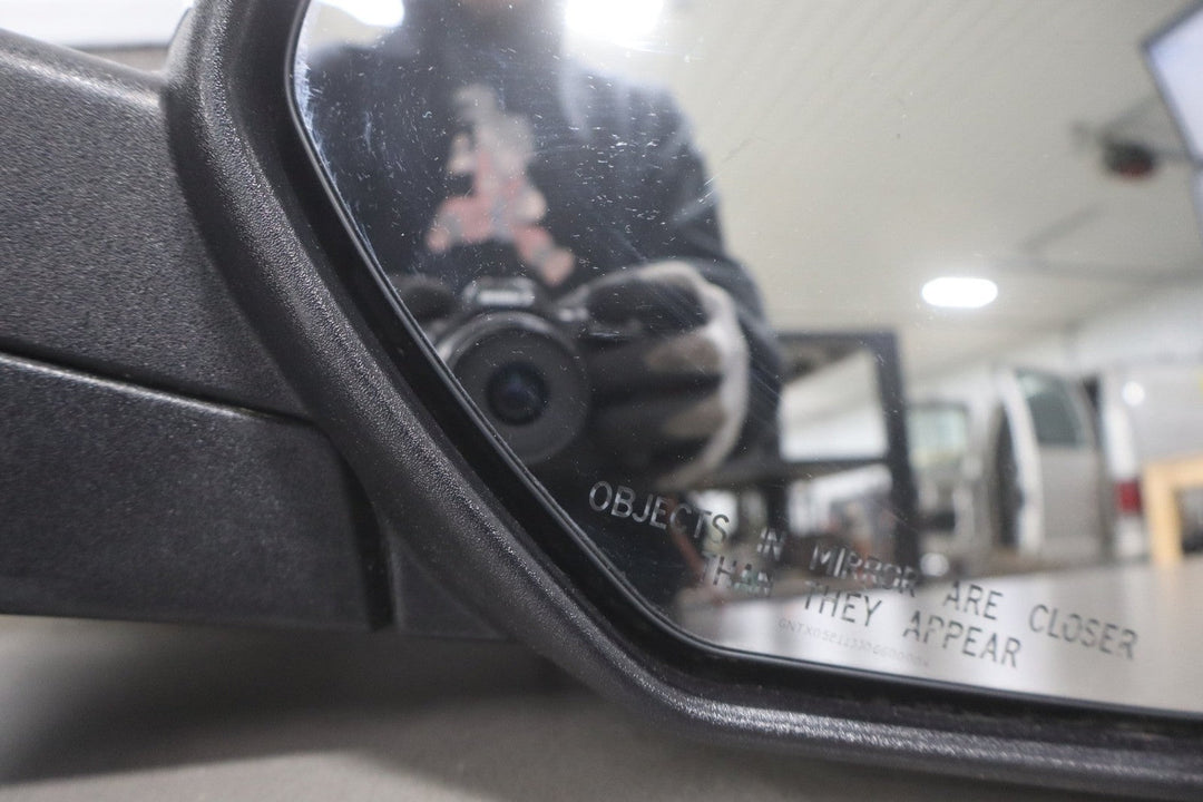 2009 - 2014 Chevrolet Suburban Right Door Mirror Summit White 50U 20756937