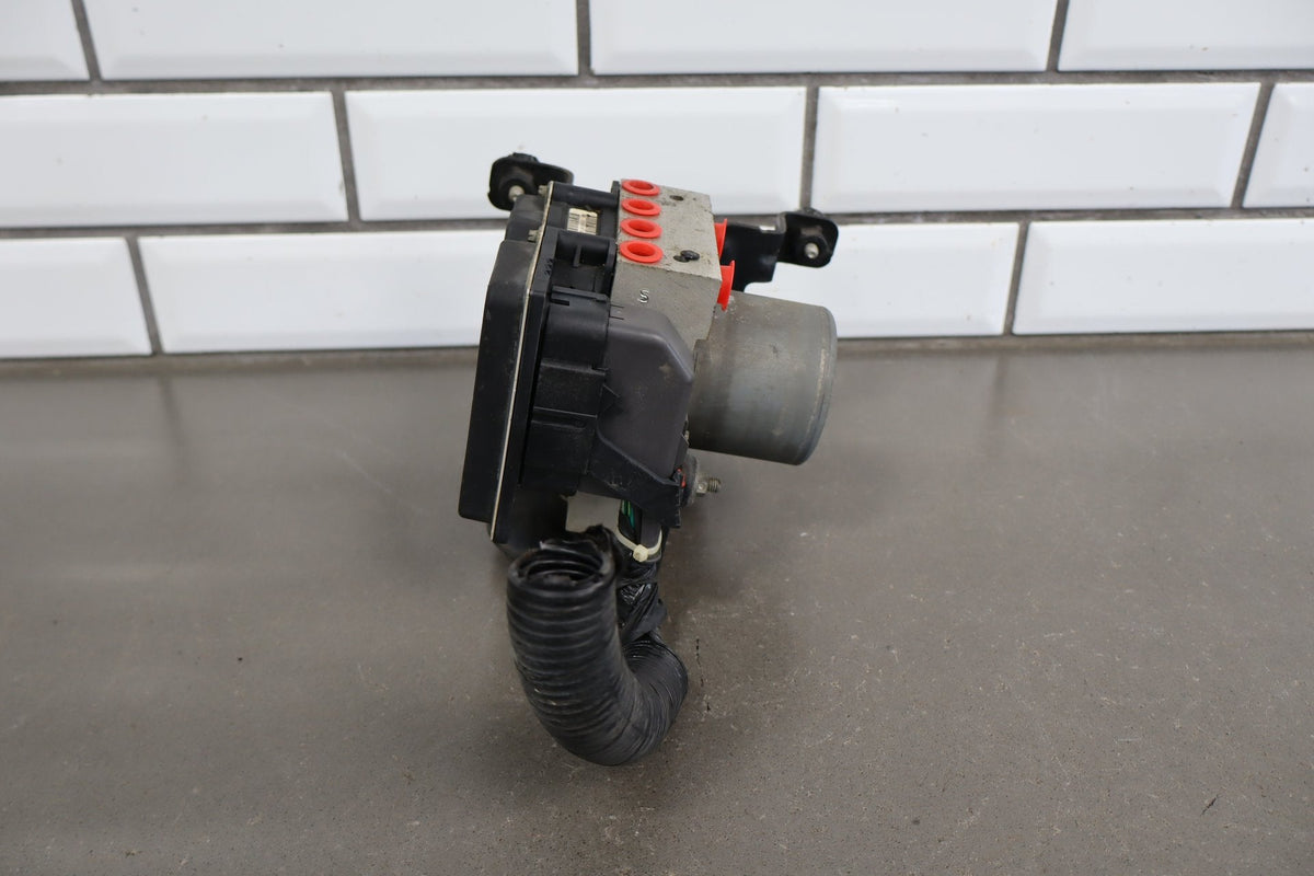 2009-2014 Chevrolet Tahoe ABS Brake Unit 20896912 OEM