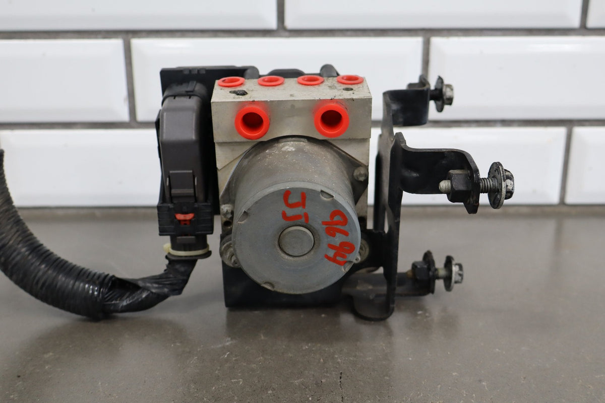 2009-2014 Chevrolet Tahoe ABS Brake Unit 20896912 OEM