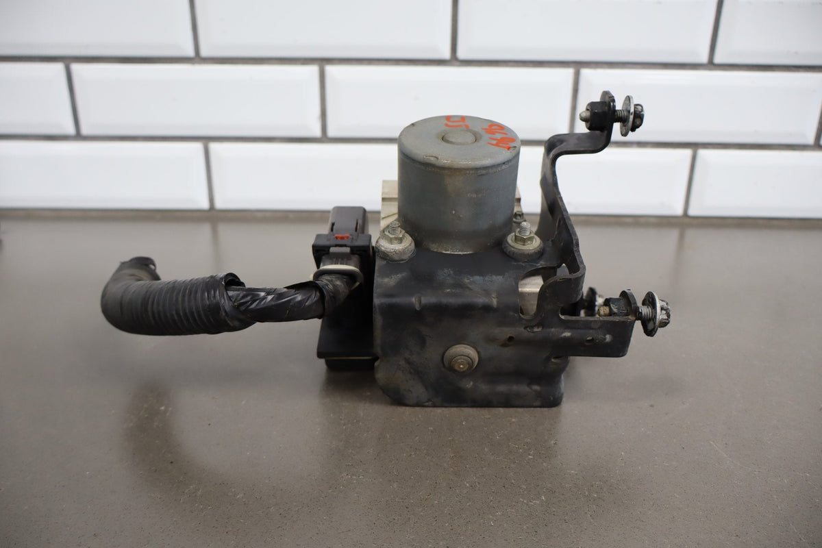 2009-2014 Chevrolet Tahoe ABS Brake Unit 20896912 OEM