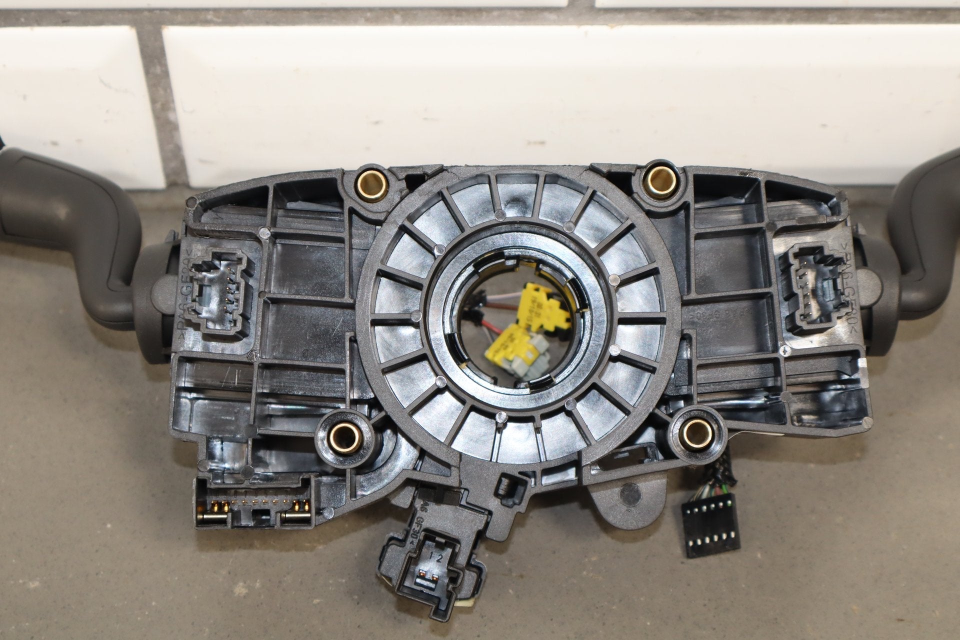2009-2015 Jaguar XF XJ Steering Column Turn Signal Switch Clock Spring OEM