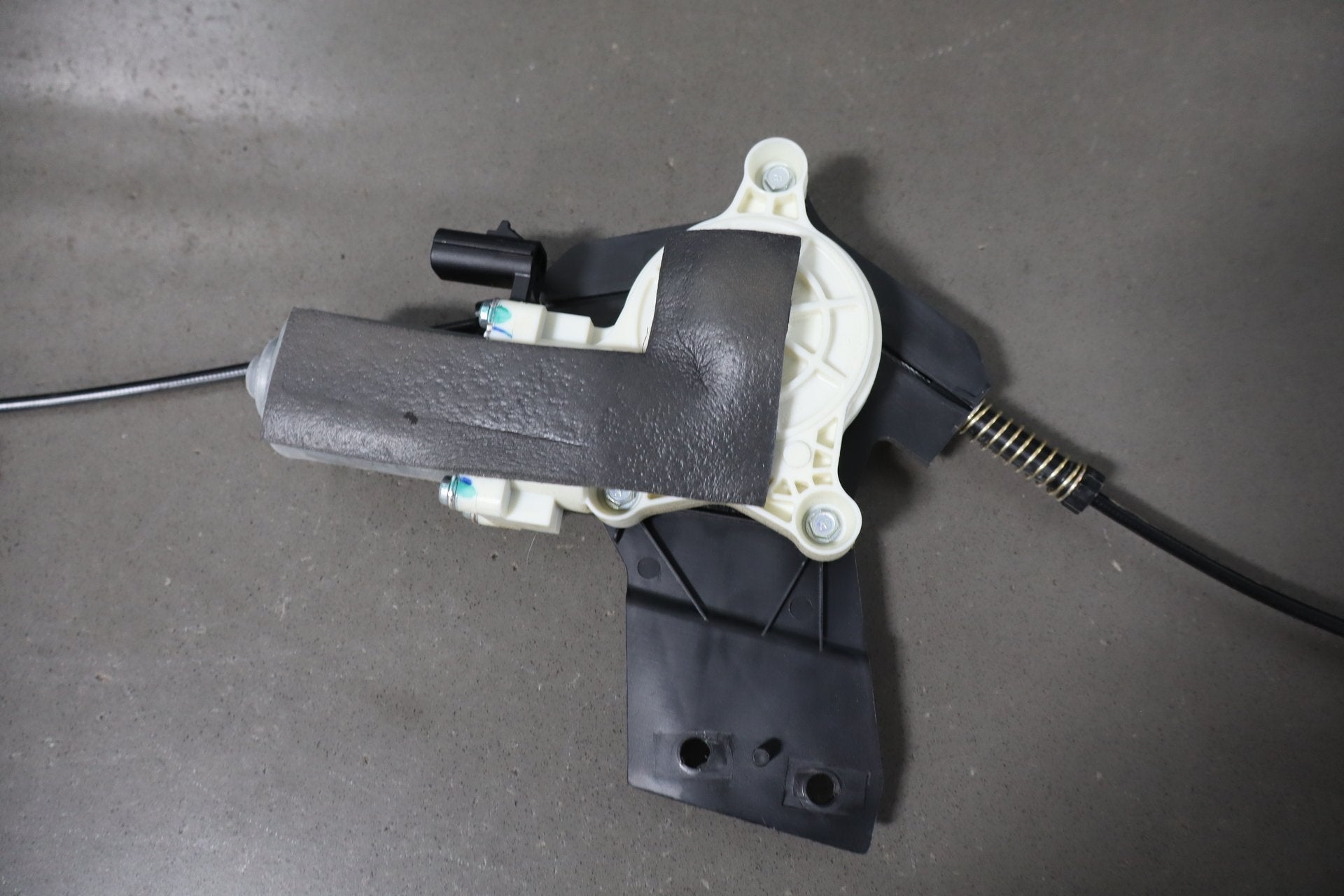 2009-2023 Ram 1500/2500/3500 Power Sliding Back Glass/Window OEM
