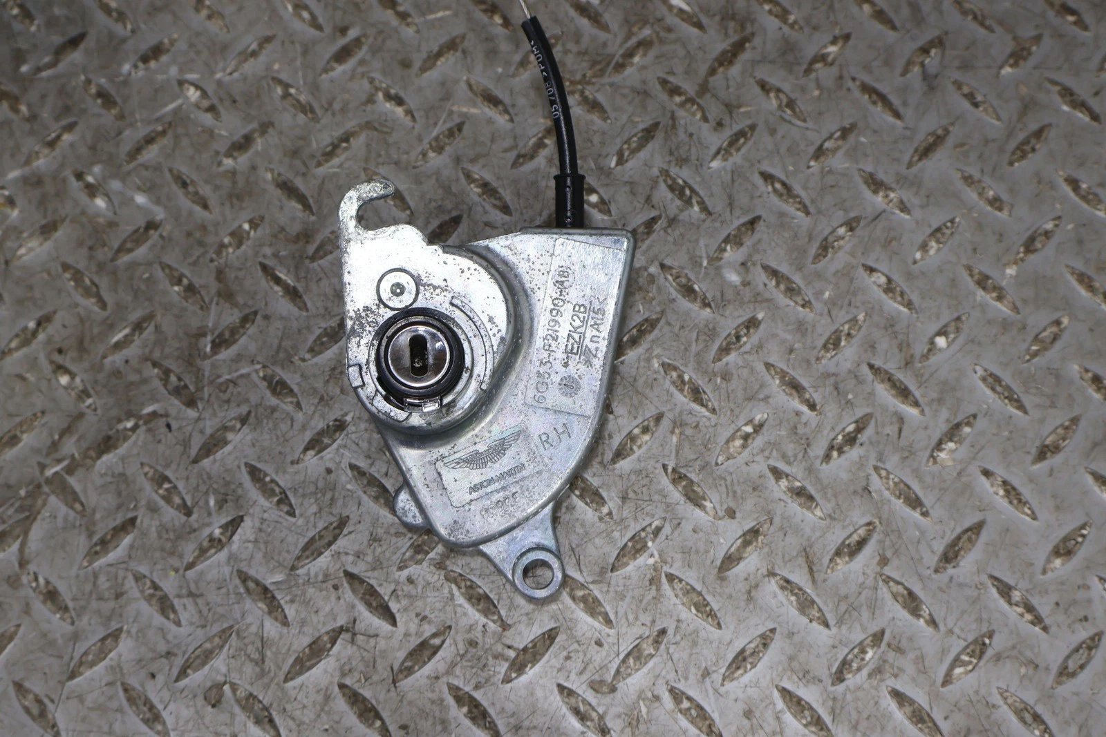 2009 ASTON- Right Front Door Latch