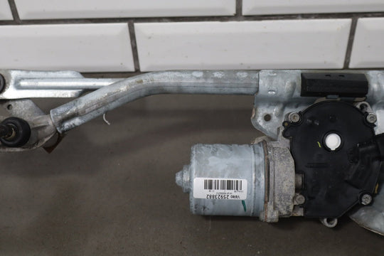 2009 Cadillac Escalade ESV Front Wiper Motor with Linkage OEM GMT900