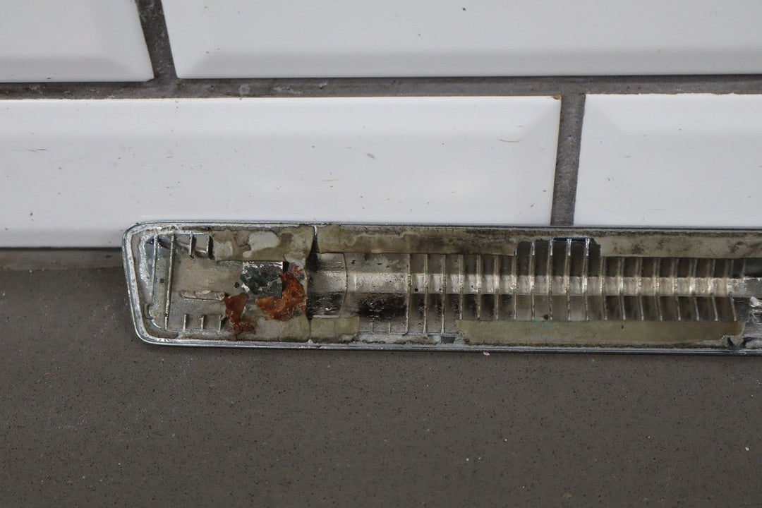 2009 Cadillac Escalade ESV Right Front Door Molding OEM