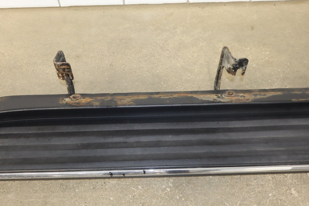 2009 Cadillac Escalade ESV Right RH Running Board OEM