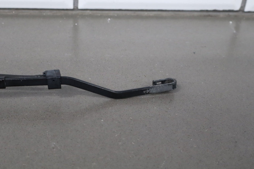 2009 Cadillac Escalade ESV Wiper Arm Pair