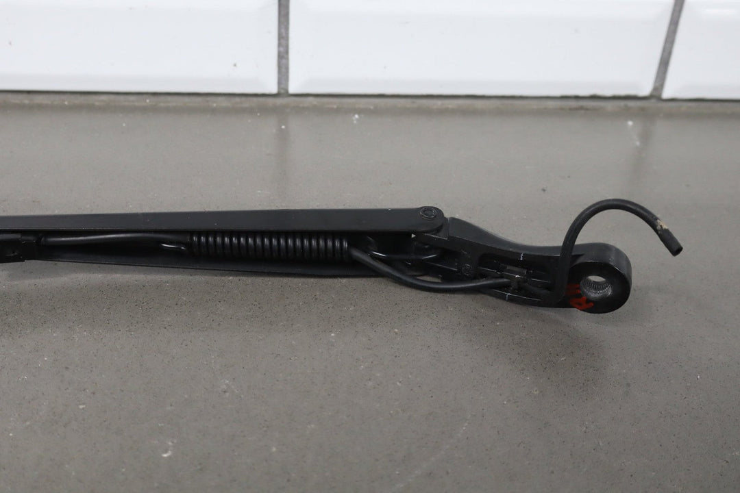 2009 Cadillac Escalade ESV Wiper Arm Pair