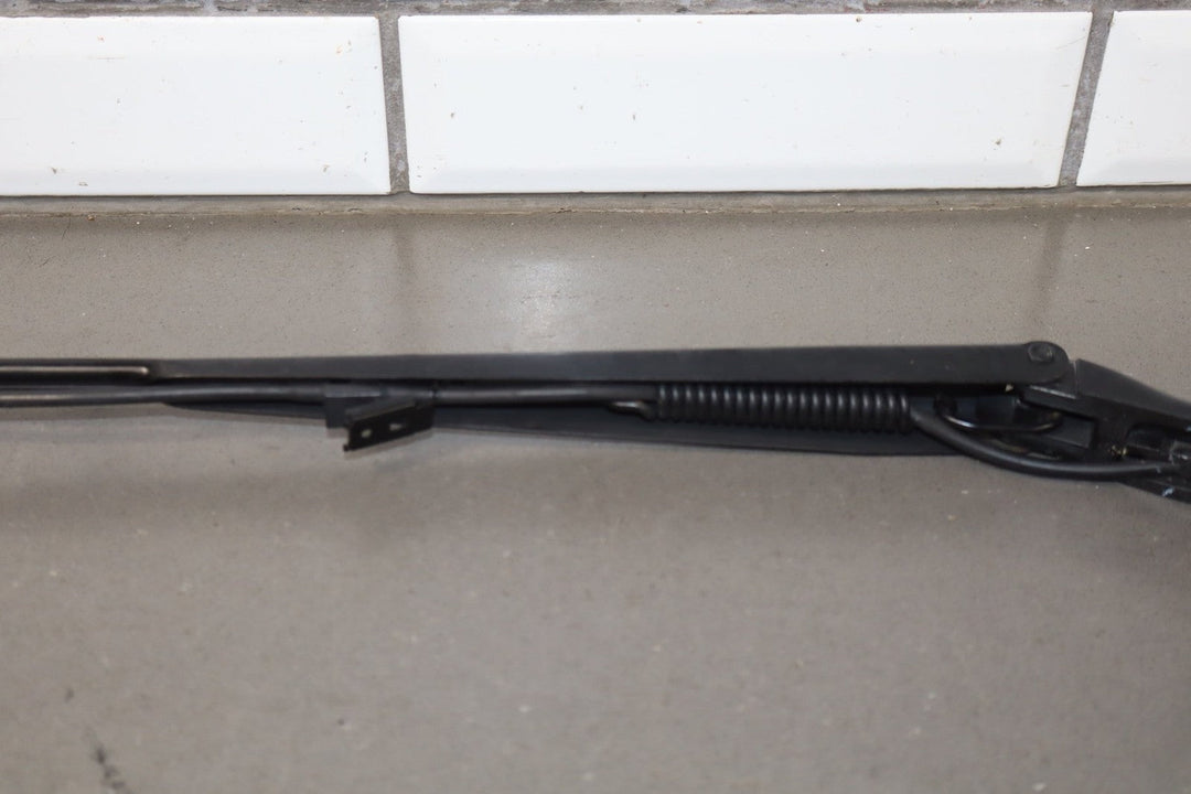 2009 Cadillac Escalade ESV Wiper Arm Pair