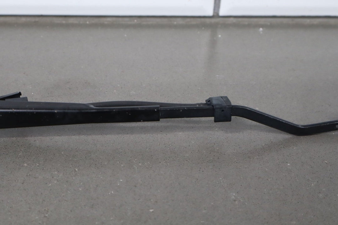 2009 Cadillac Escalade ESV Wiper Arm Pair