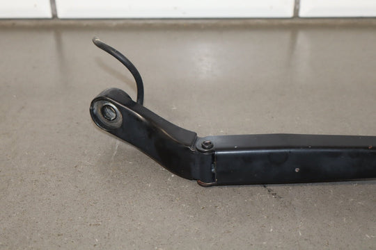 2009 Cadillac Escalade ESV Wiper Arm Pair