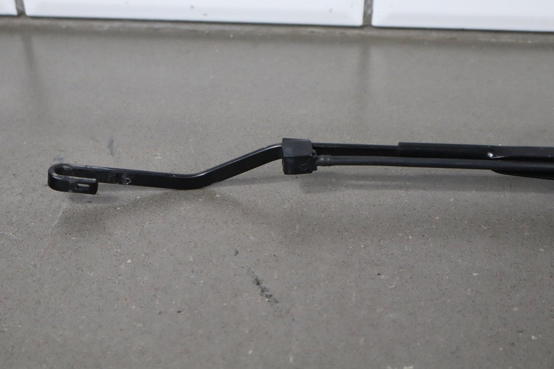 2009 Cadillac Escalade ESV Wiper Arm Pair