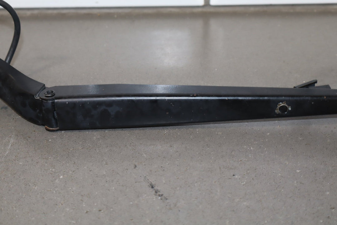 2009 Cadillac Escalade ESV Wiper Arm Pair