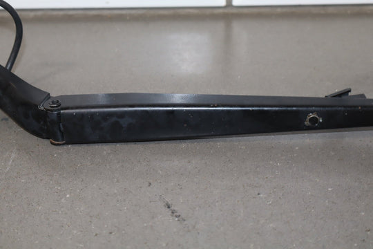 2009 Cadillac Escalade ESV Wiper Arm Pair