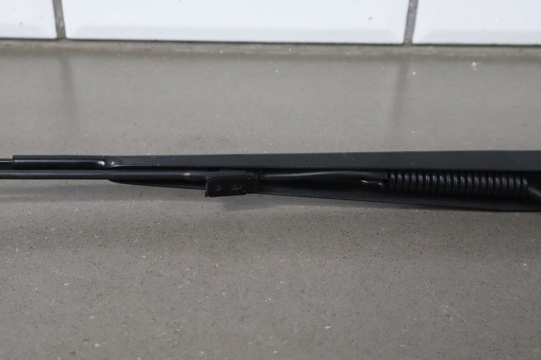 2009 Cadillac Escalade ESV Wiper Arm Pair