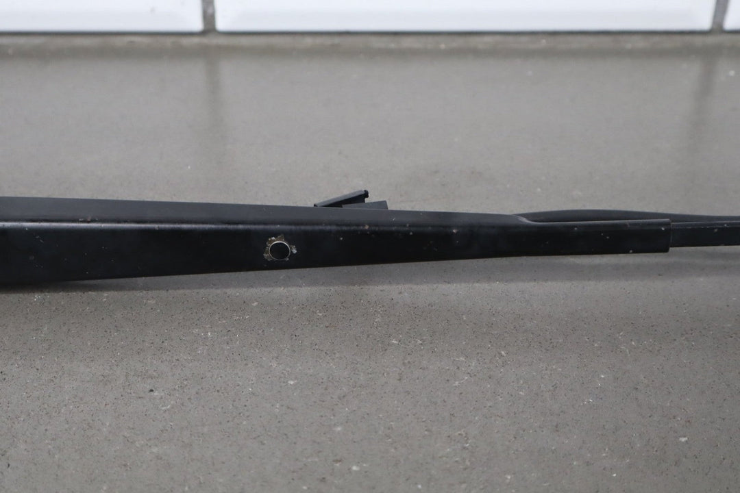 2009 Cadillac Escalade ESV Wiper Arm Pair