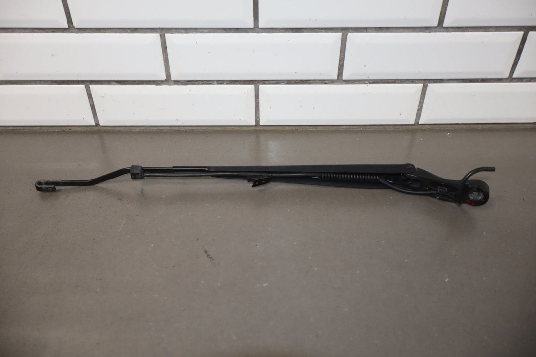 2009 Cadillac Escalade ESV Wiper Arm Pair