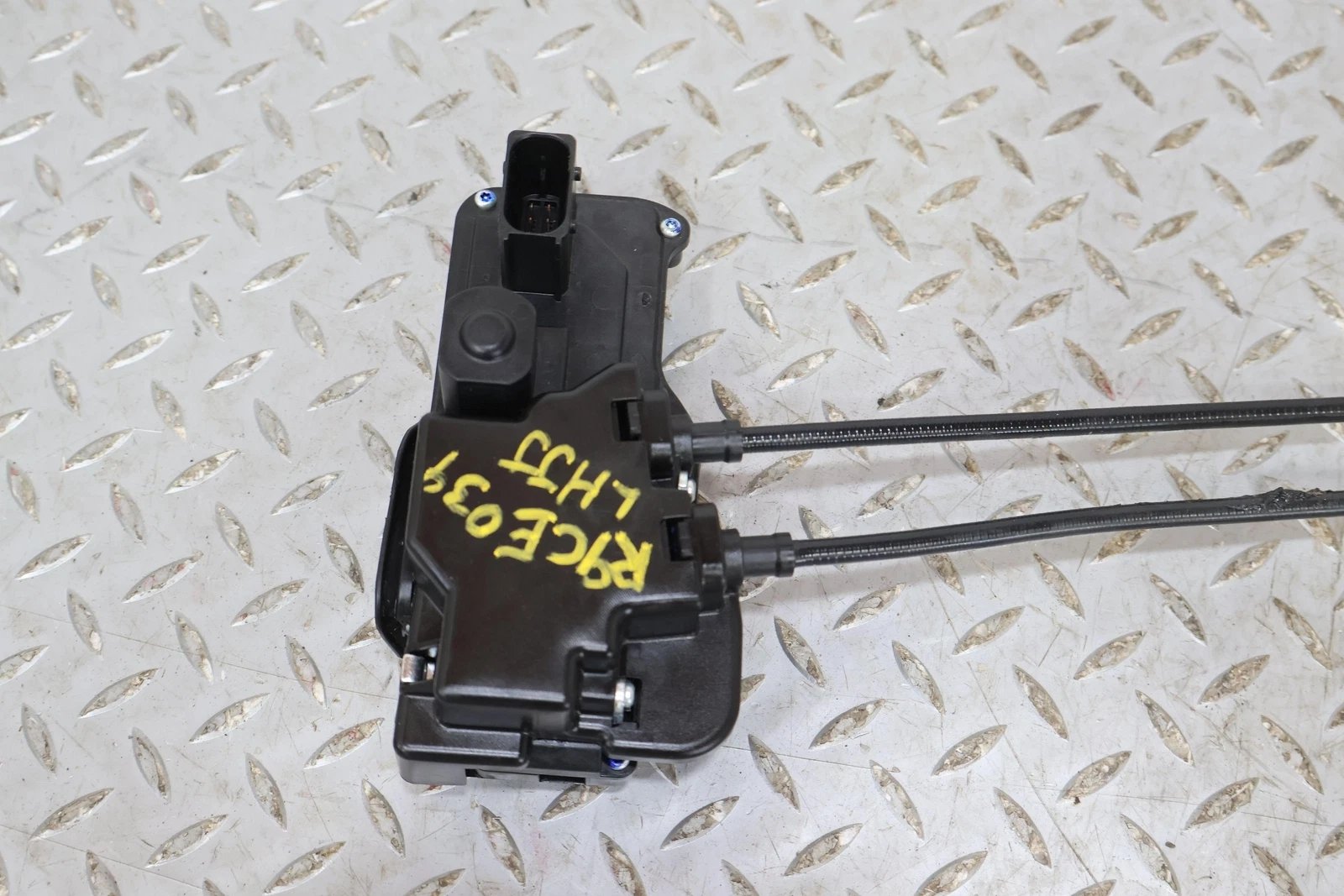 2009 Chevrolet Corvette- Left Front Door Latch