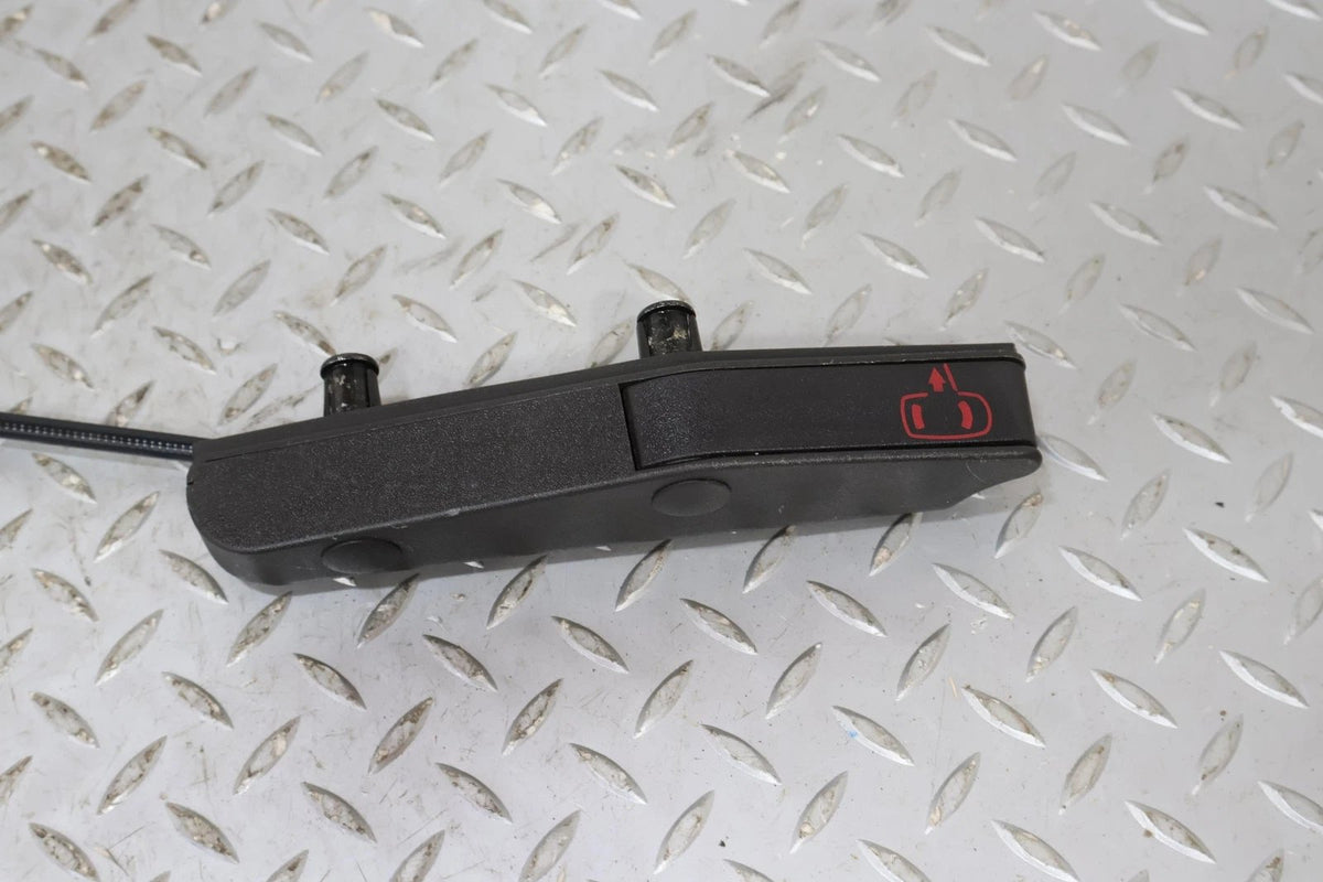 2009 Chevrolet Corvette- Left Front Door Latch