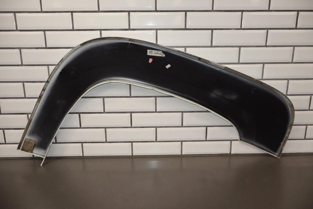 2009 Chevrolet Suburban 1500 Z71 Right Rear Wheel Arch Moulding Summit White 50u