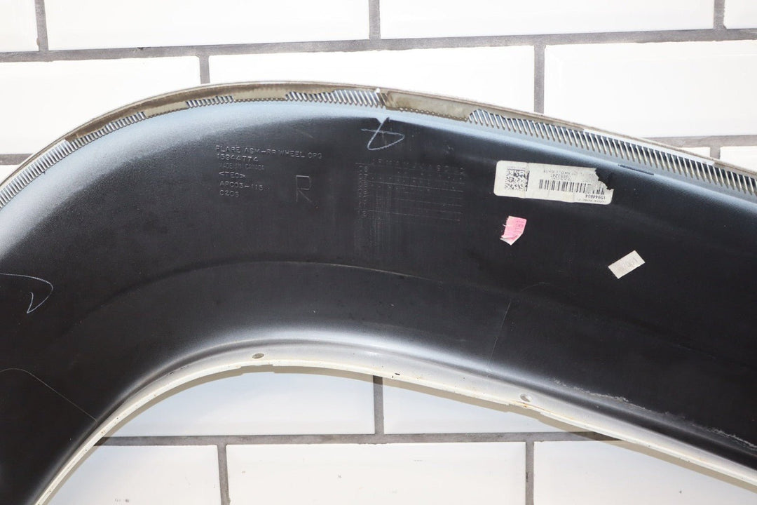 2009 Chevrolet Suburban 1500 Z71 Right Rear Wheel Arch Moulding Summit White 50u