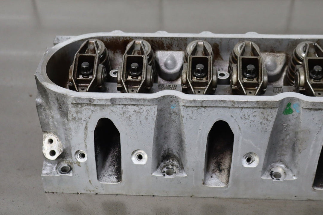 2009 Chevrolet Tahoe Cylinder Heads Pair LFA 6