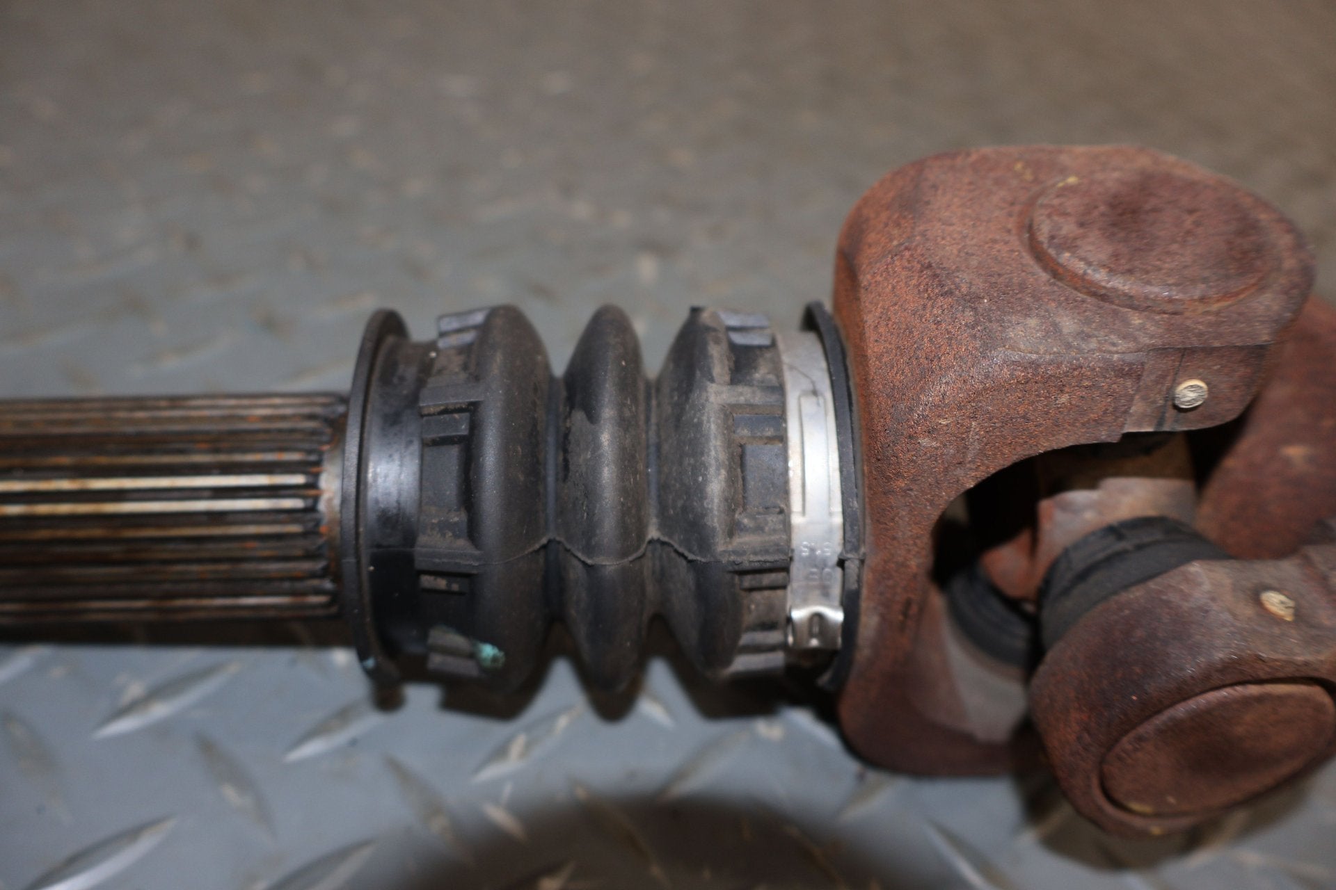 2009 Hummer H2- Front Drive Shaft