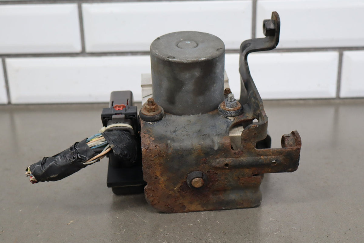 2009 Yukon Tahoe ABS Pump Module JD9 OEM 25834220