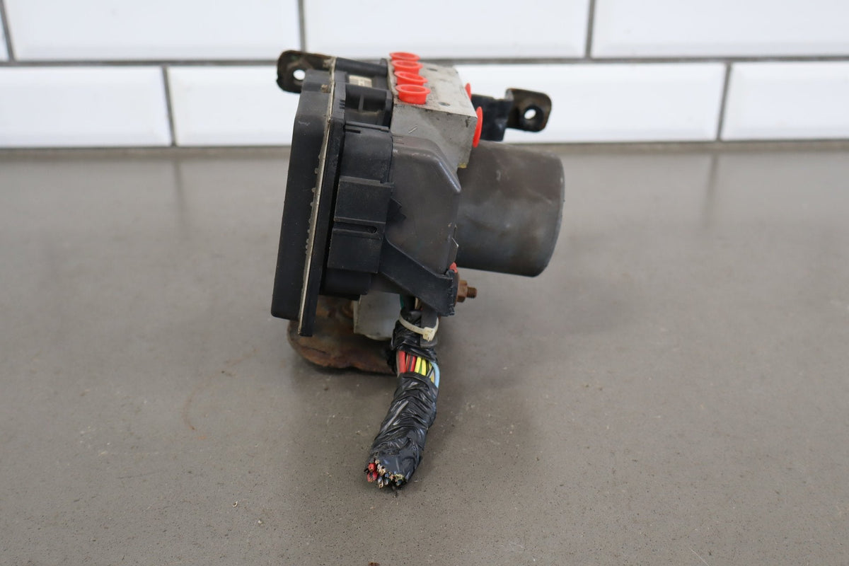 2009 Yukon Tahoe ABS Pump Module JD9 OEM 25834220