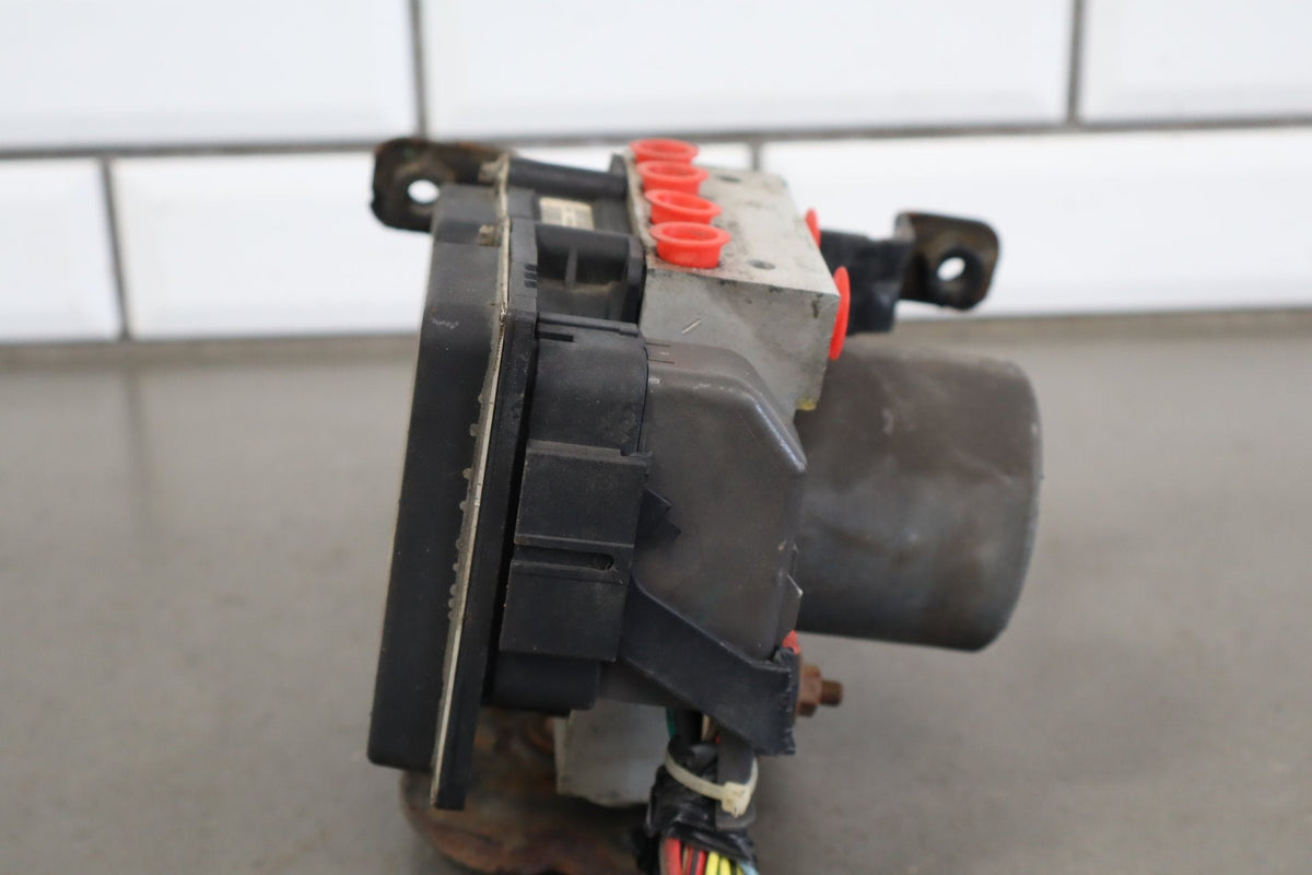 2009 Yukon Tahoe ABS Pump Module JD9 OEM 25834220