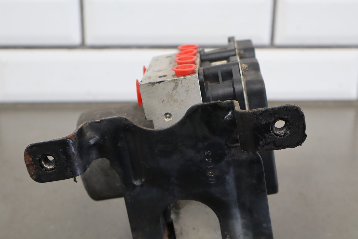 2009 Yukon Tahoe ABS Pump Module JD9 OEM 25834220